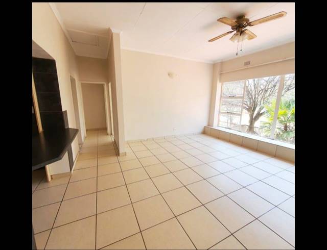 2 BEDROOM TOWNHOUSE FOR SALE IN THREE RIVERS PROPER
